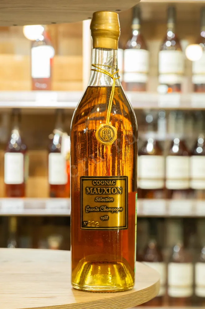 В магазине Крю Профи Mauxion Selection Grande Champagne in wooden box 1988 0.7 л