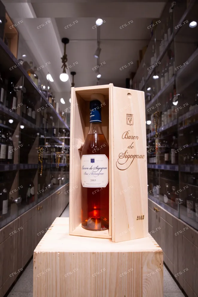 В магазине Крю Профи Baron de Sigognac wooden box 2003 0.7 л