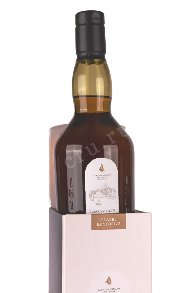 В подарочной коробке Lagavulin 10 years old gift box 0.7 л