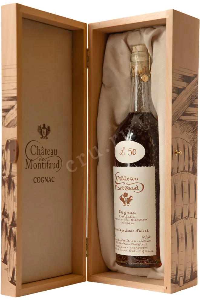 В деревянной коробке Chateau de Montifaud 50 years Heritage Louis Vallet with gift box 0.7 л