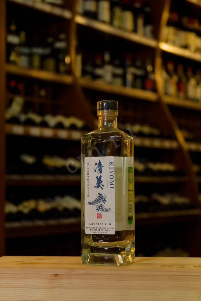 В магазине Крю Профи Kiyomi 0.7 л