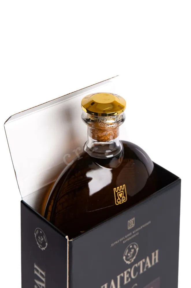 В подарочной коробке Dagestan KS with gift box 0.5 л