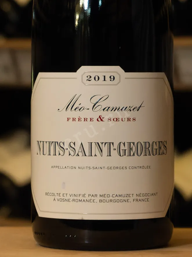 В магазине Крю Профи Domaine Meo-Camuzet Frere & Soeurs Nuits-Saint-Georges AOC 2019 0.75 л