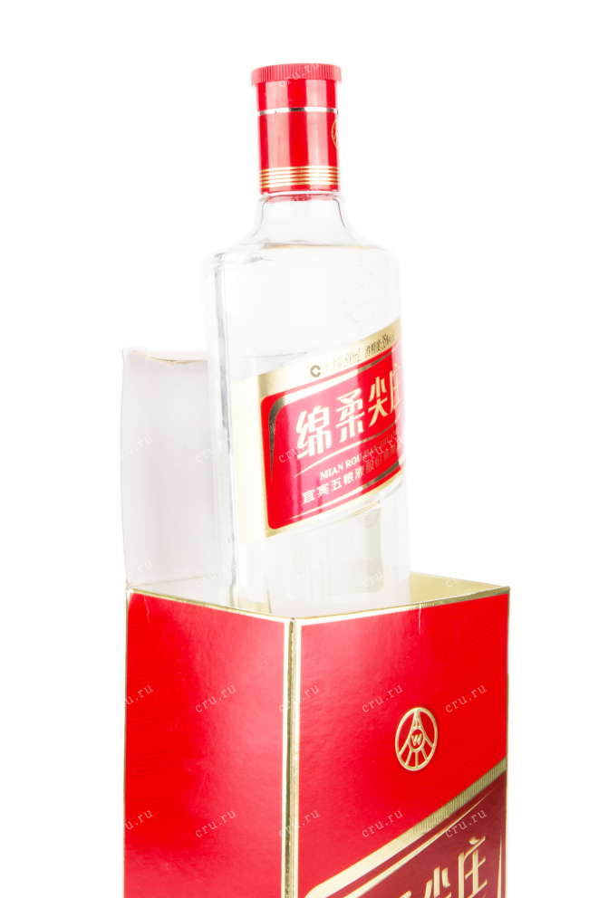 Бутылка водки Baijiu Mian Rou Jian Zhuang in gift box 0.75 в подарочной упаковке