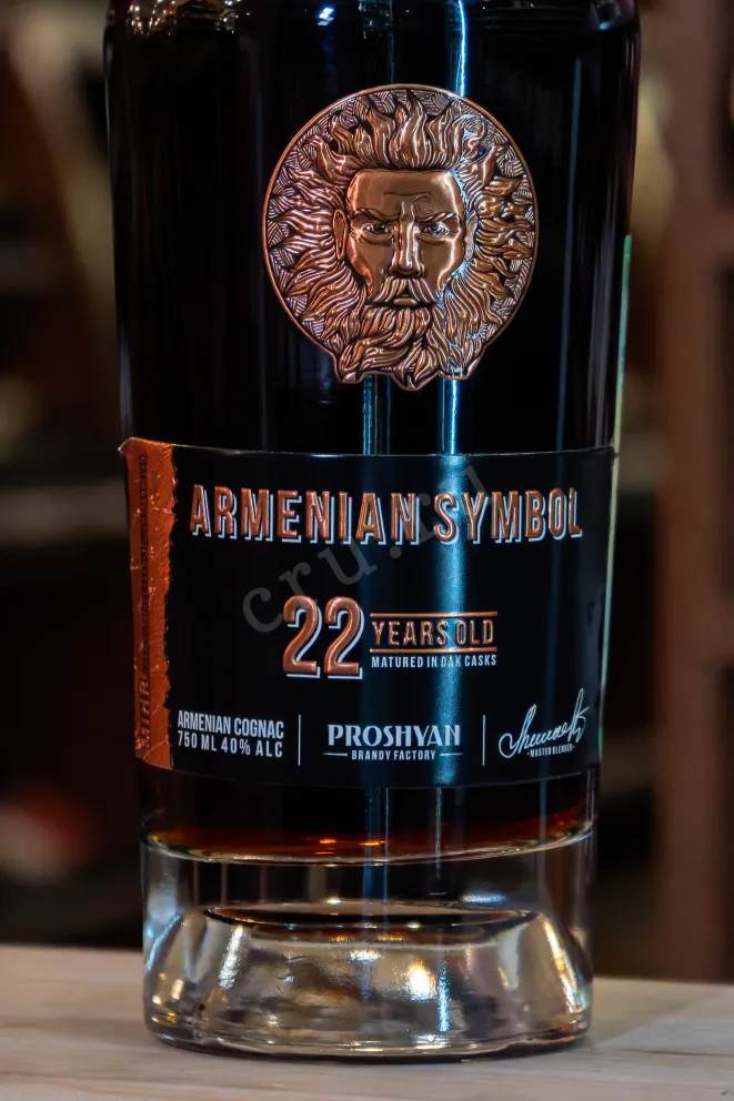 В магазине Крю Профи Armenian Symbol 22 years gift box 0.75 л