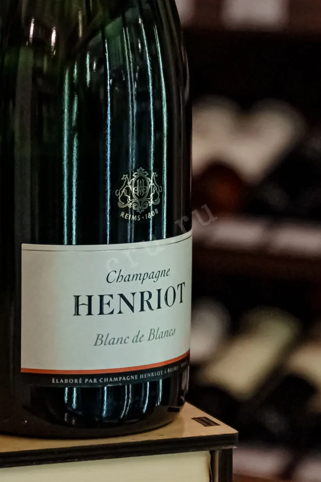 В магазине Крю Профи Henriot Blanc de Blancs with gift box 0.75 л