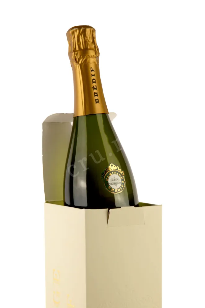В подарочной коробке Heritage Tradition Cremant de Loire Brut  0.75 л
