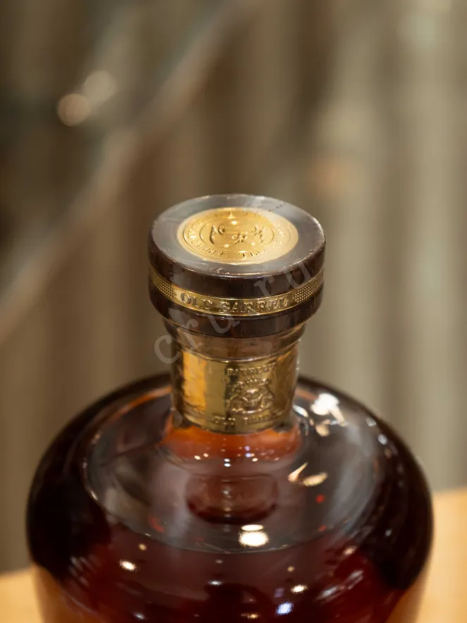 Пробка Father's Old Barrel 15 Years Old in gift box 0.7 л
