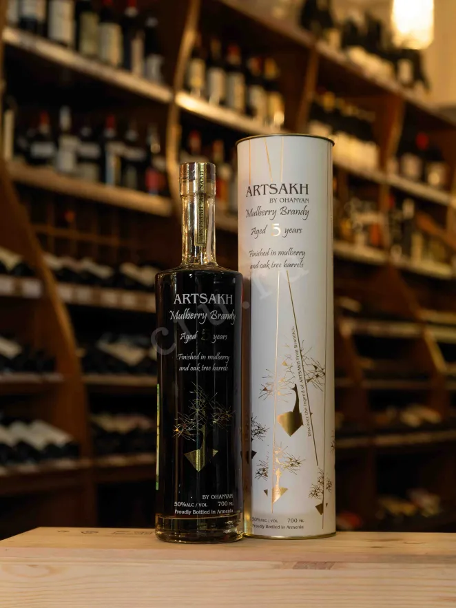 В магазине Крю Профи Artsakh Mulberry Brandy in tube 0.7 л