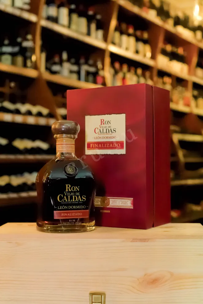 В магазине Крю Профи Viejo de Caldas Leon Dormido 12 years old gift box 0.75 л