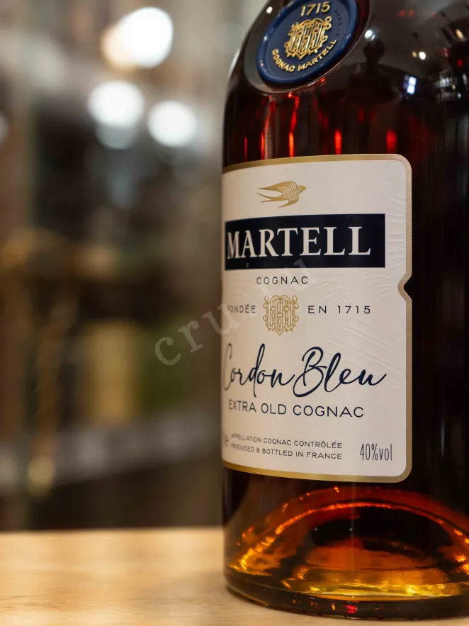 В магазине Крю Профи Martell Cordon Bleu with gift box 0.7 л