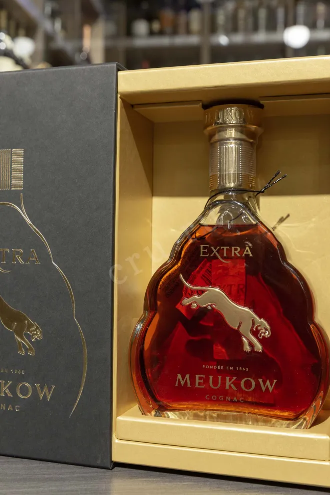 В магазине Крю Профи Meukow Extra 2014 0.7 л