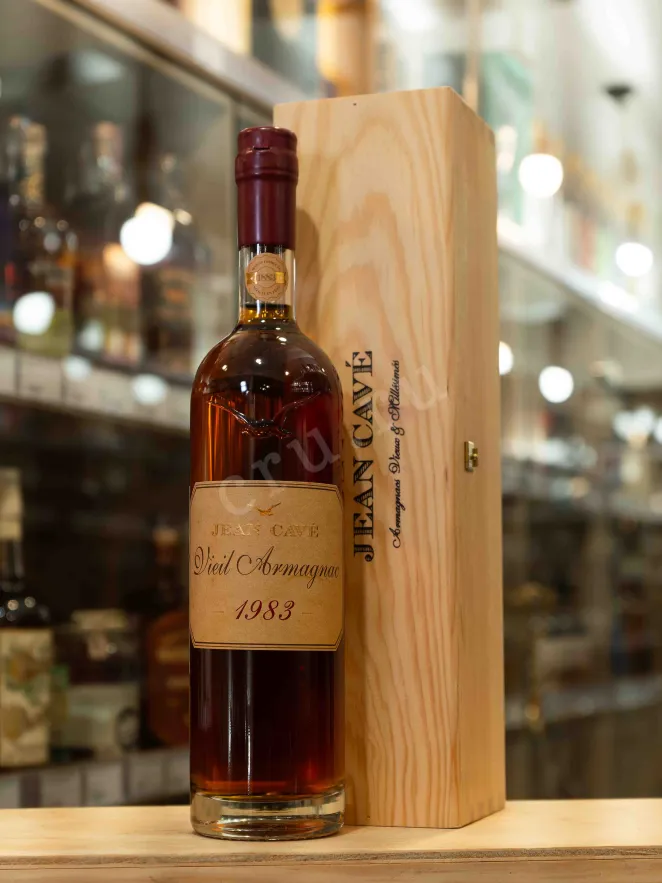 В магазине Крю Профи Jean Cave Vieil Armagnac AOC wooden box 1983 0.7 л