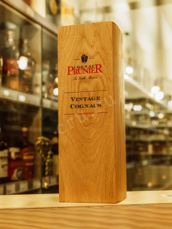 В магазине Крю Профи Prunier Vintage wooden box 1990 0.7 л