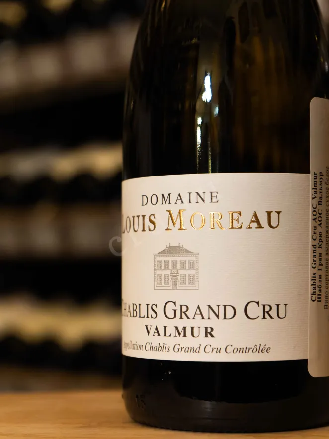 В магазине Крю Профи Domaine Louis Moreau Chablis Grand Cru Valmur AOC 2019 0.75 л