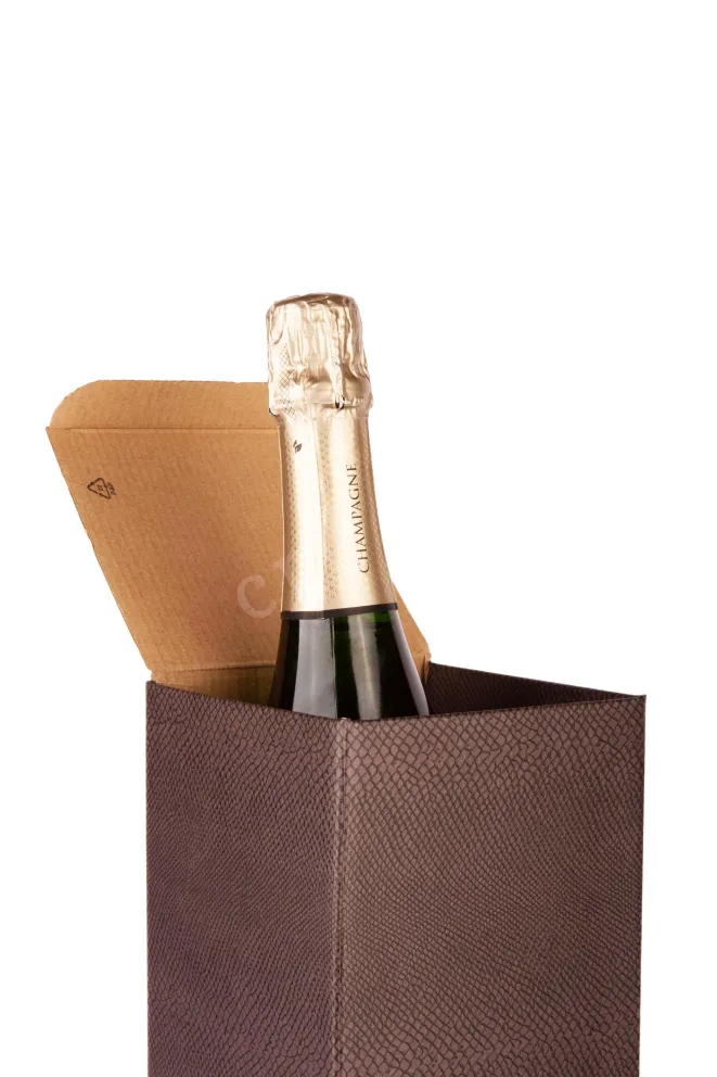 В подарочной коробке Nathalie Falmet Cuvee Brut Nature gift box 2015 1.5 л
