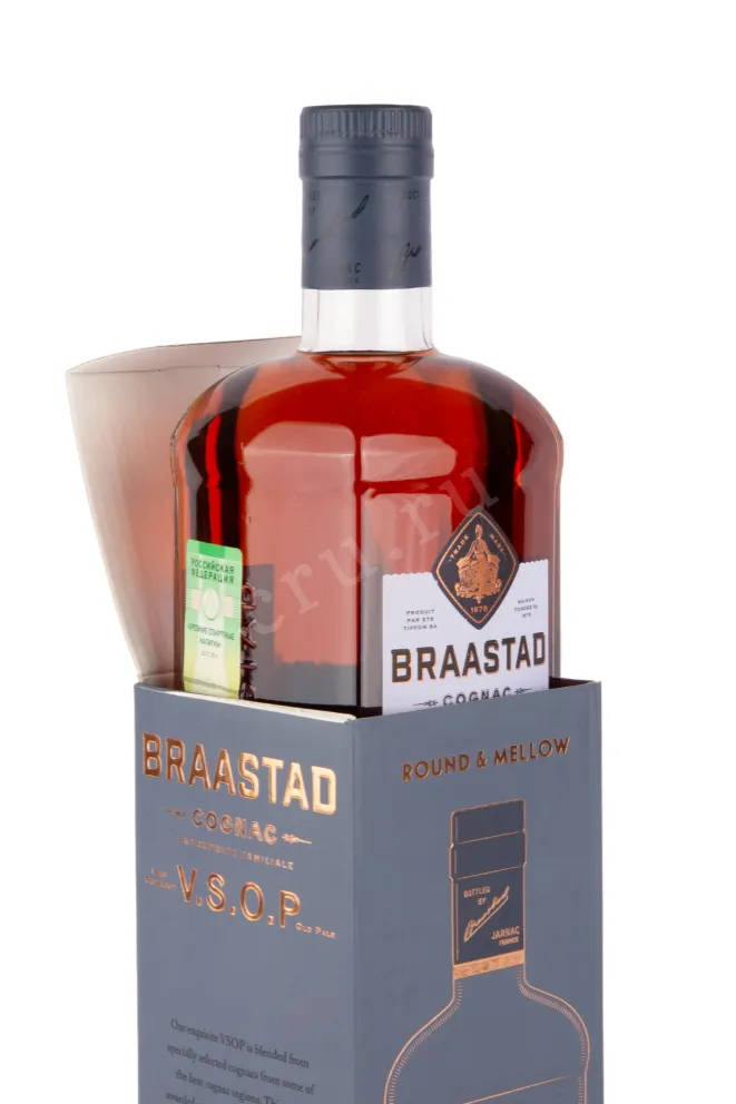 Коньяк Браастад ВСОП 0.7 в подарочной коробке
