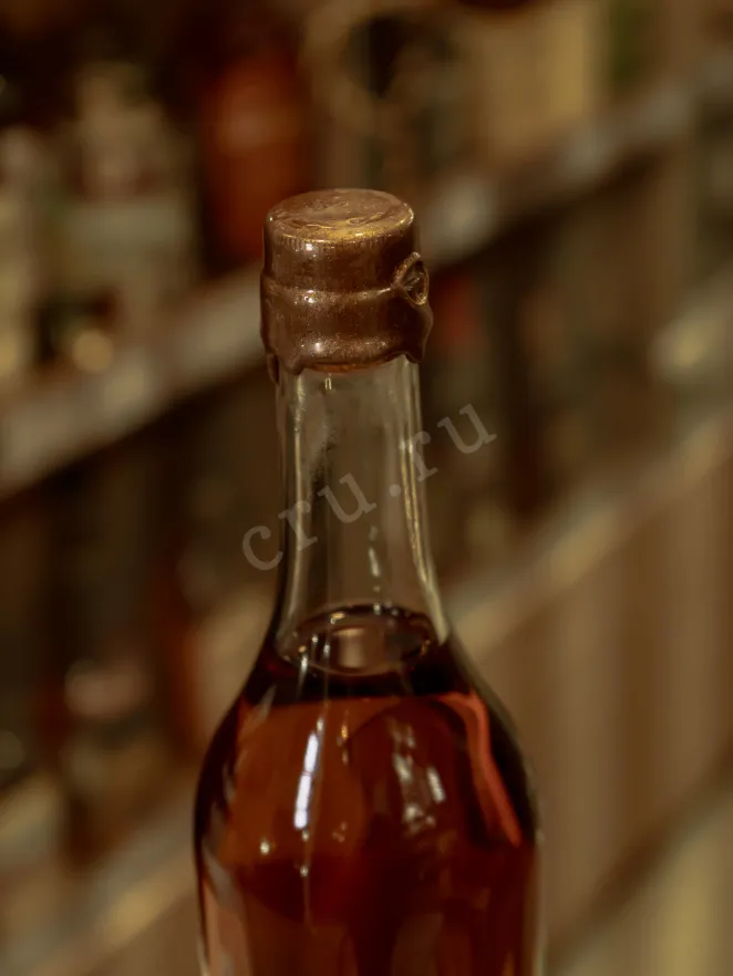 Пробка Laterrade Domaine de Laheouguere Bas-Armagnac in wooden box 2000 0.7 л