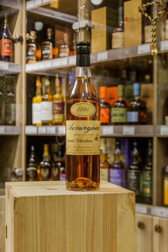 В магазине Крю Профи Saint-Christeau 1994 0.7 л