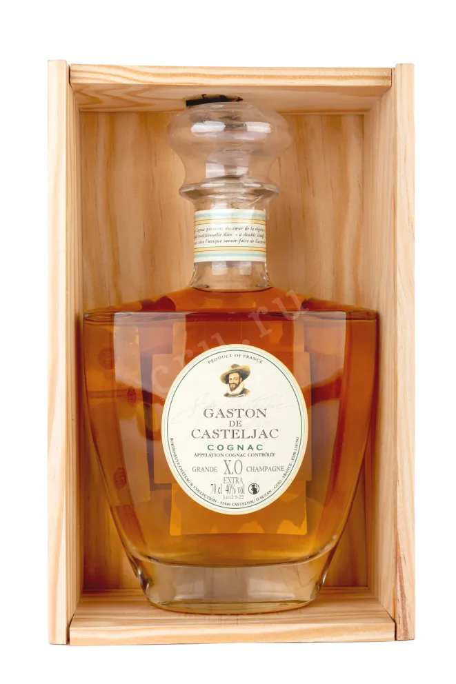 В деревянной коробке Gaston de Casteljac XO Extra decanter gift box 2005 0.7 л