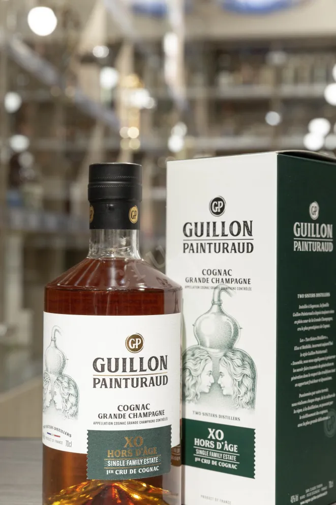 В магазине Крю Профи Guillon Painturaud XO Hors dAge 1er Cru de Cognac in gift box 0.7 л