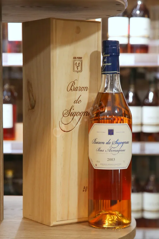 В магазине Крю Профи Baron de Sigognac wooden box 2003 0.7 л