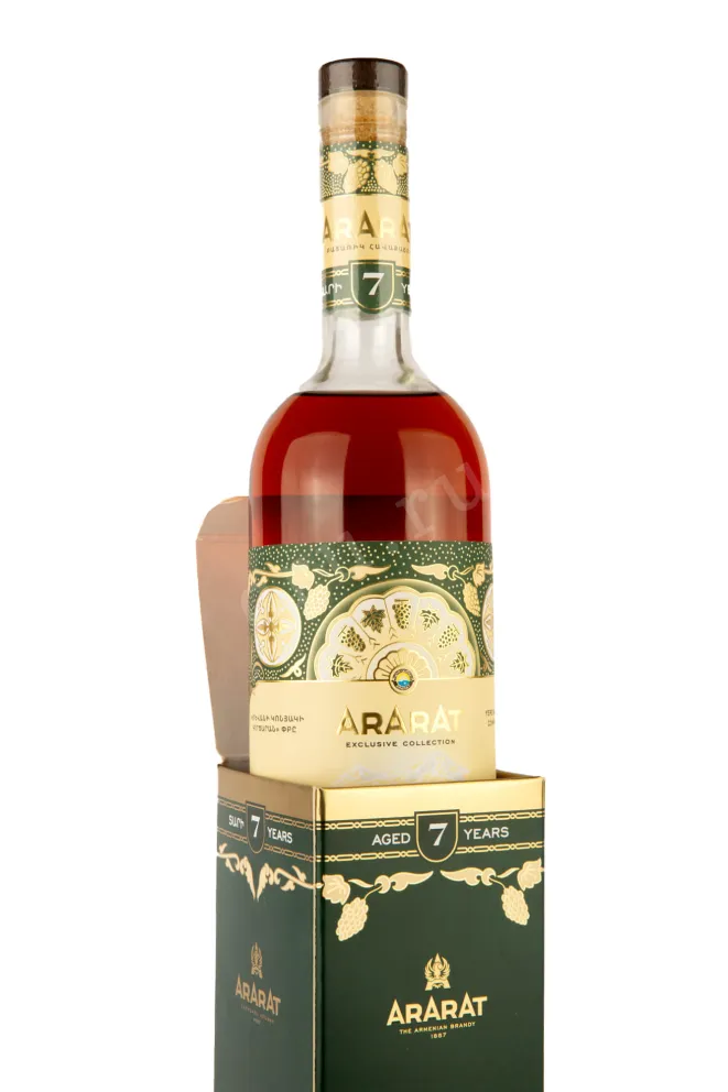 В подарочной коробке Ararat Selected collectible 7 years 0.75 л