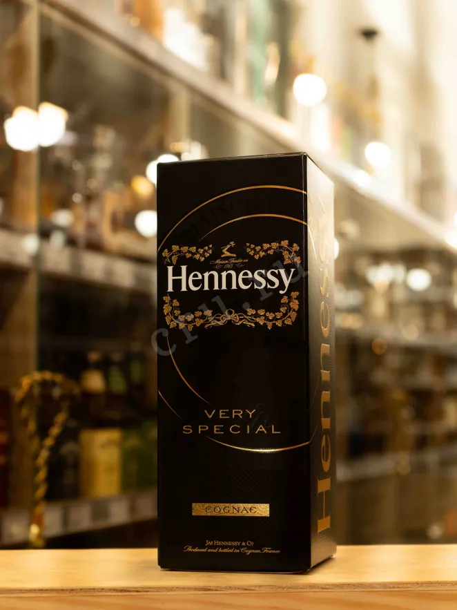 В магазине Крю Профи Hennessy VS gift box 0.7 л