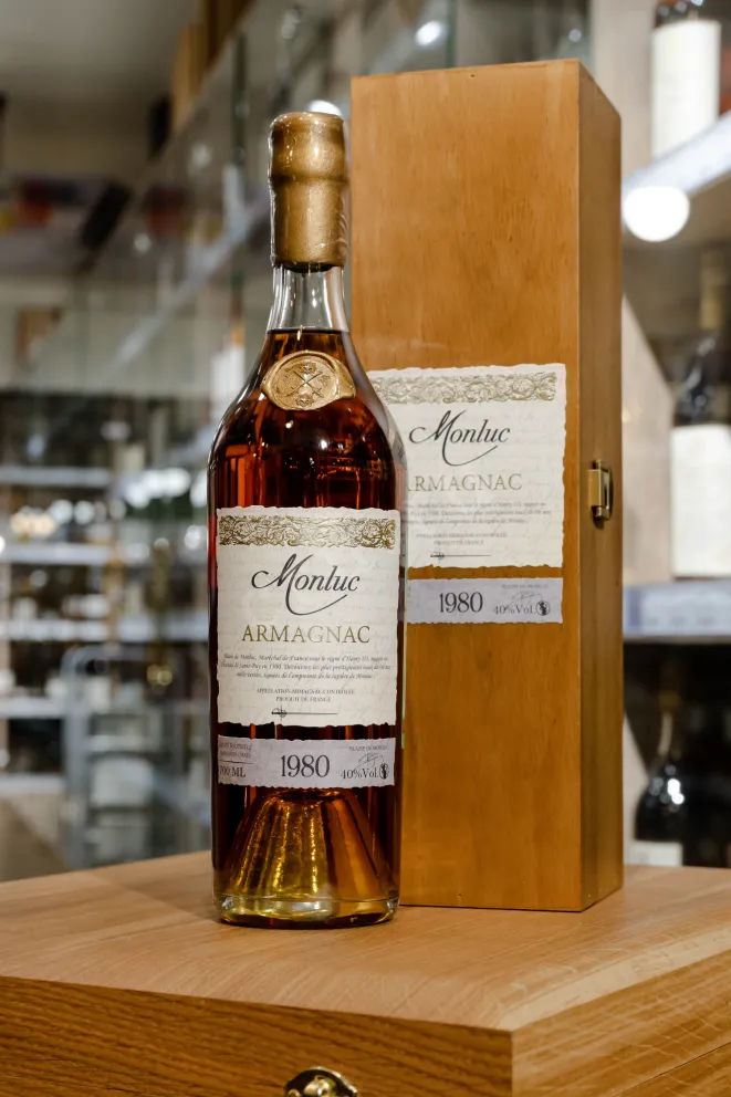 В магазине Крю Профи Monluc 1980 0.7 л