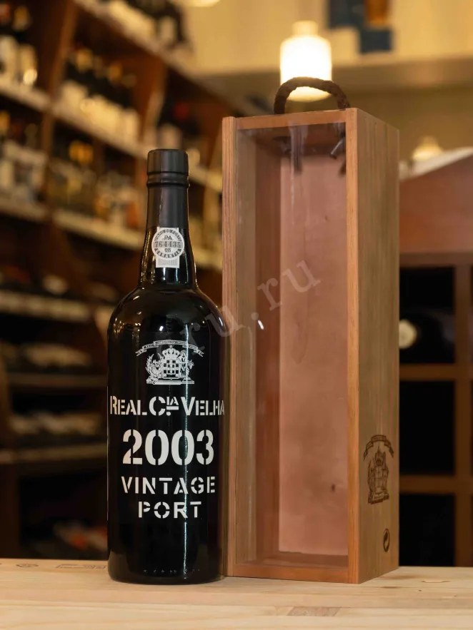В магазине Крю Профи Real Companhia Velha Vintage Port wooden box 2003 0.75 л