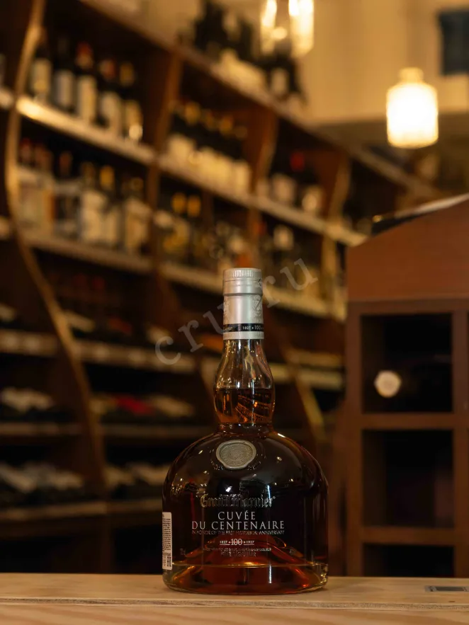 В магазине Крю Профи Grand Marnier Cuvee du Centenaire with gift box 0.7 л