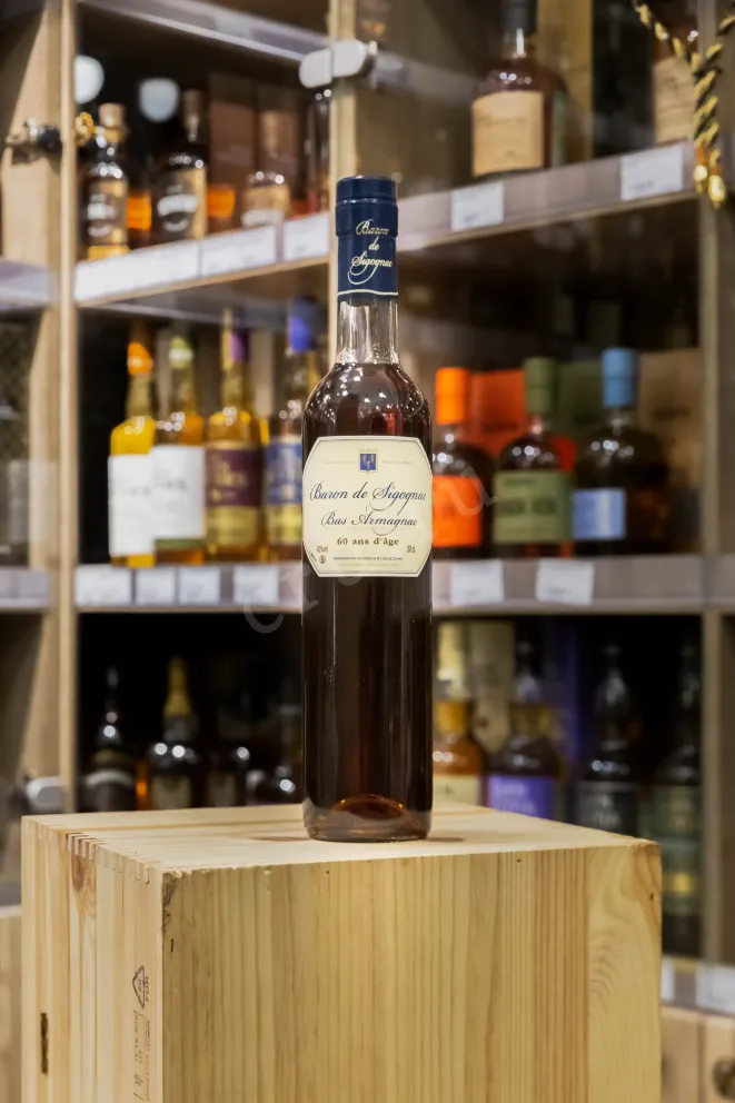 В магазине Крю Профи Baron de Sigognac 60 ans d'age 0.5 л