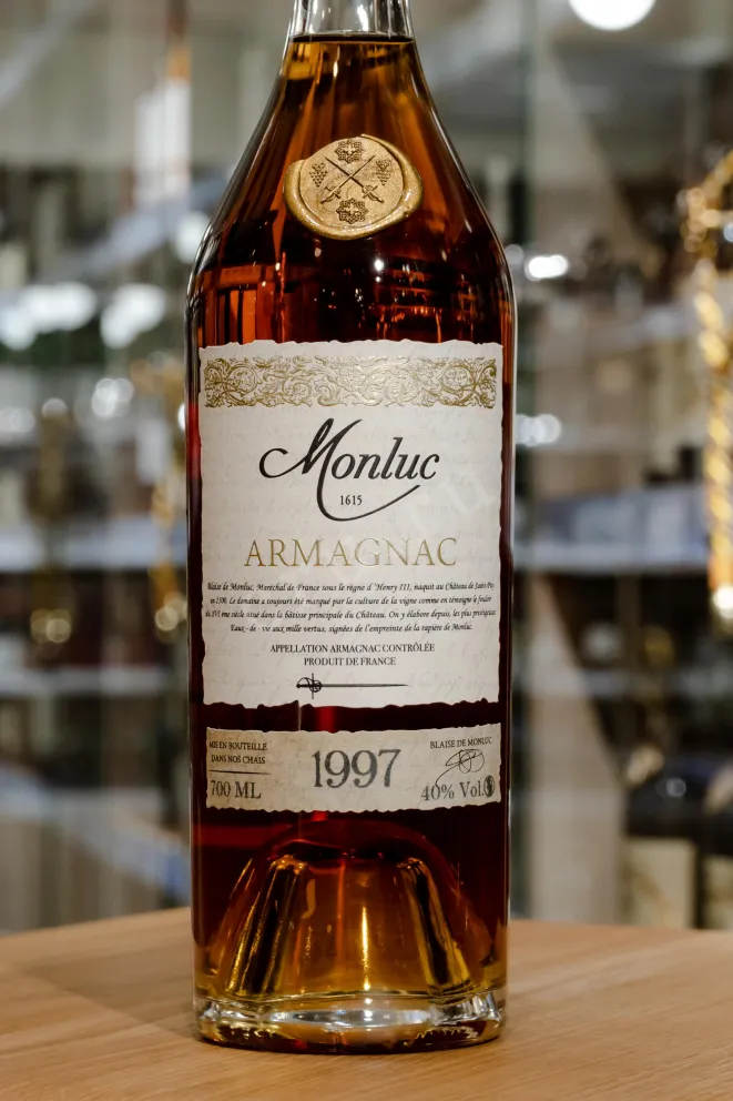 В магазине Крю Профи Monluc 1997 0.7 л