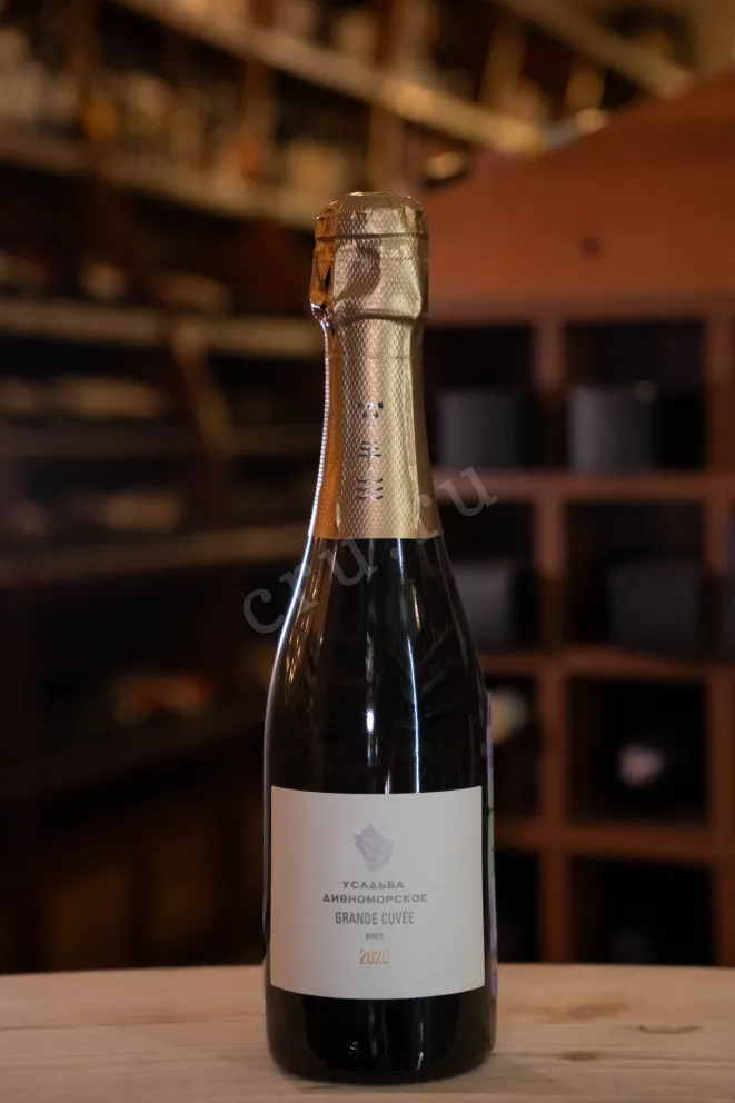 В магазине Крю Профи Usadba Divnomorskoe Grande Cuvee 2020 0.375 л