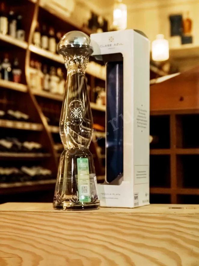 В магазине Крю Профи Clase Azul Plata 0.7 л