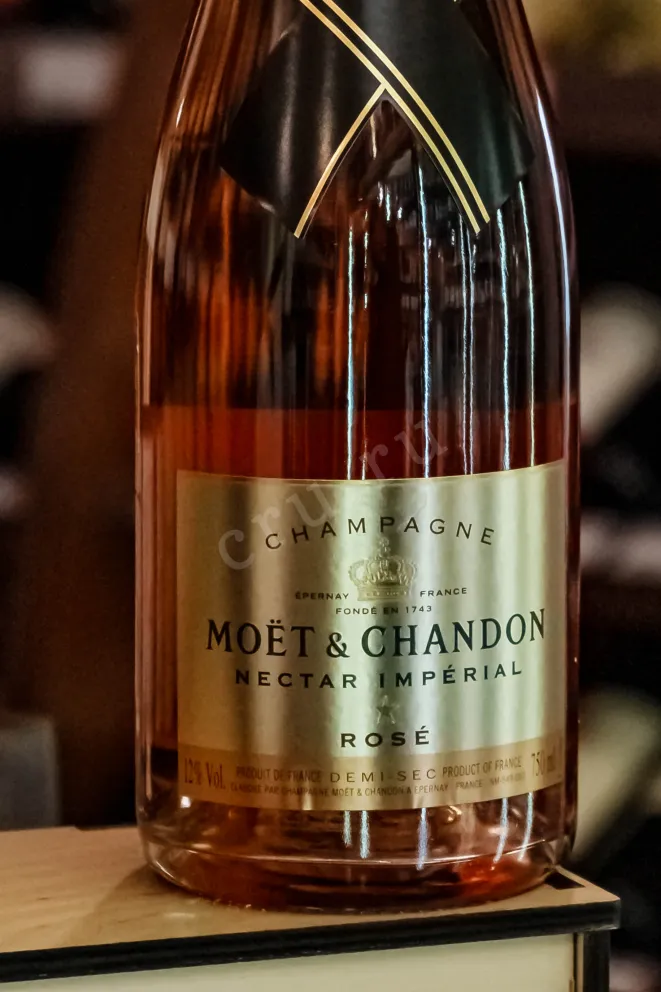 В магазине Крю Профи Moet & Chandon Rose Imperial 1.5 л
