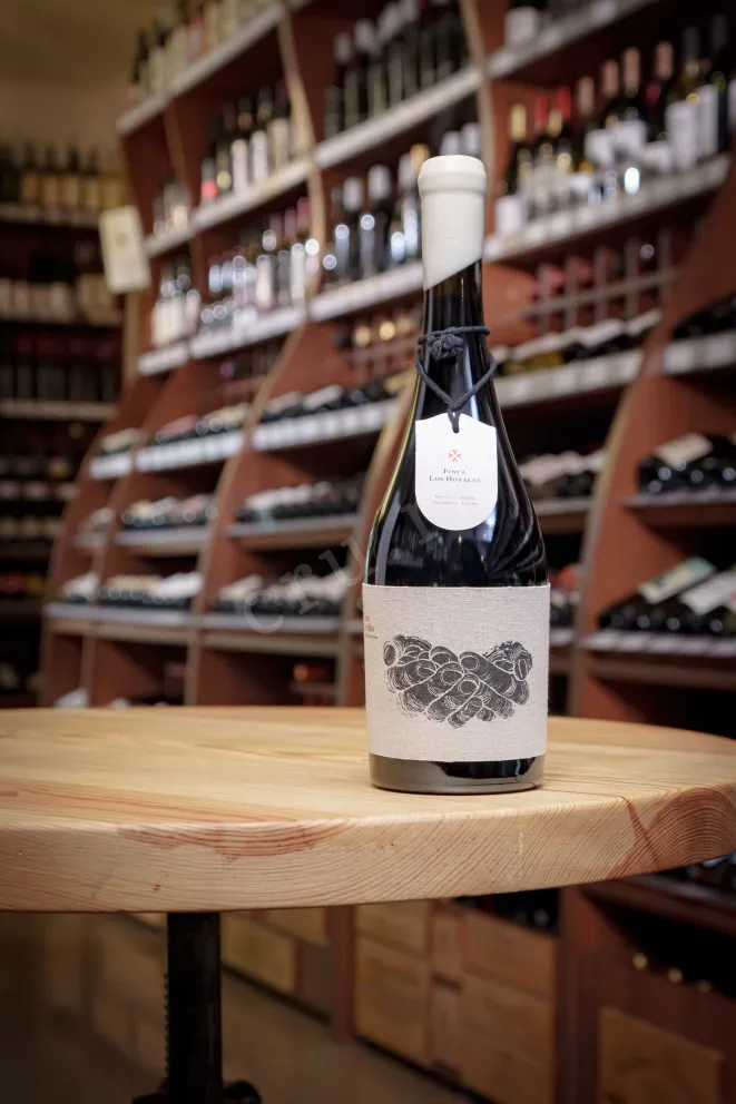 В магазине Крю Профи Finca Los Hoyales Ribera del Duero 2015 0.75 л