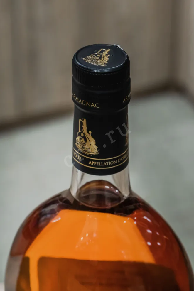 В магазине Крю Профи Lafontan in wooden box 2003 0.7 л