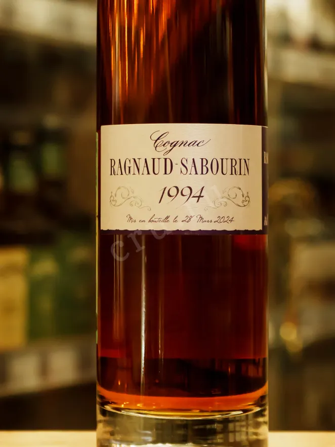 В магазине Крю Профи Ragnaud-Sabourin Millesime in gift tube 1990 0.7 л
