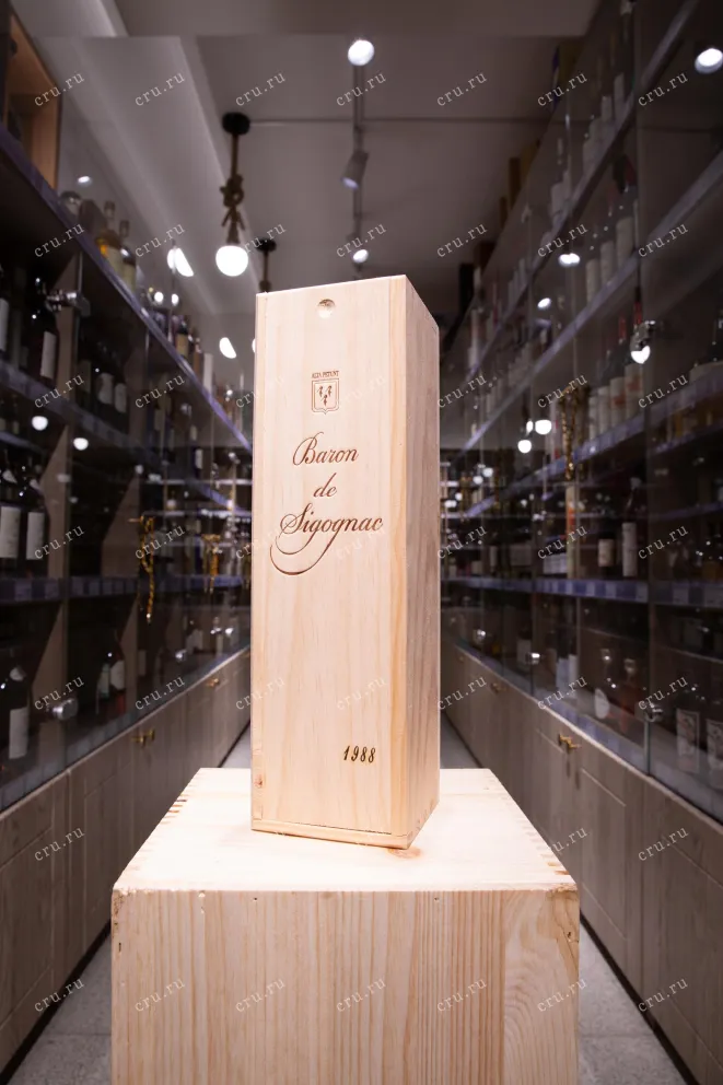 В магазине Крю Профи Baron de Sigognac wooden box 1988 0.7 л