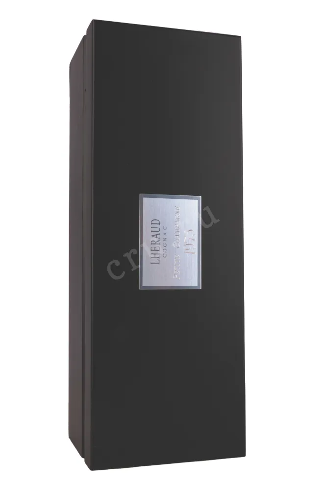 Коньяк Lheraud Petite Champagne in gift box 1975 0.7 л