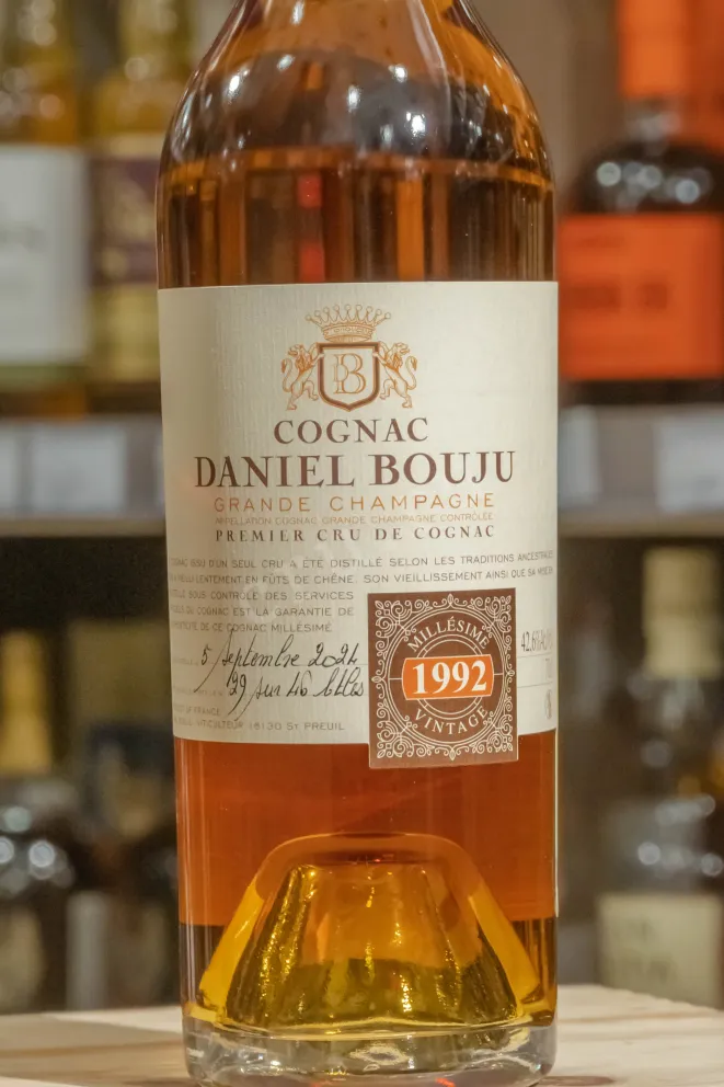 В магазине Крю Профи Daneil Bouju Grande Champagne Premier Cru De Cognac in gift box 1992 0.7 л