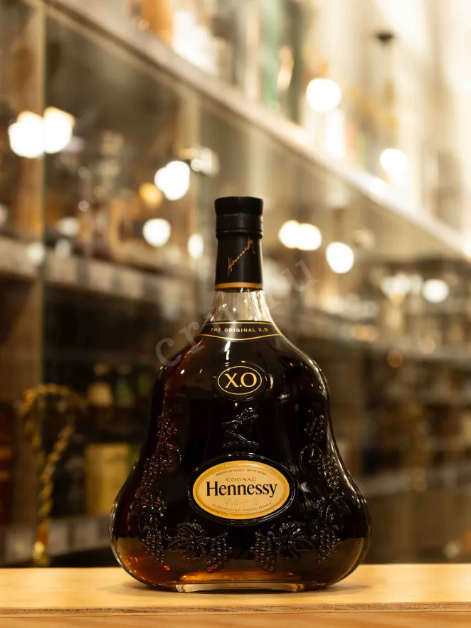 В магазине Крю Профи Hennessy XO 0.7 л