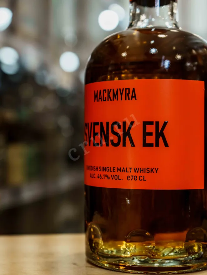 В магазине Крю Профи Mackmyra Svensk Ek with gift box 0.7 л