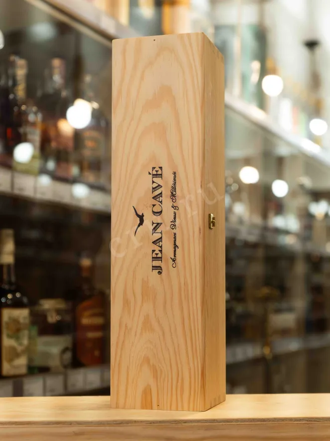 В магазине Крю Профи Jean Cave Vieil Armagnac AOC wooden box 2001 0.7 л