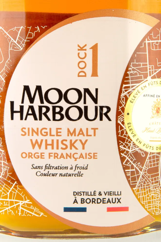 Этикетка Moon Harbour Doc 1 Single Malt Chateau Haut-Bergeron 0.7 л
