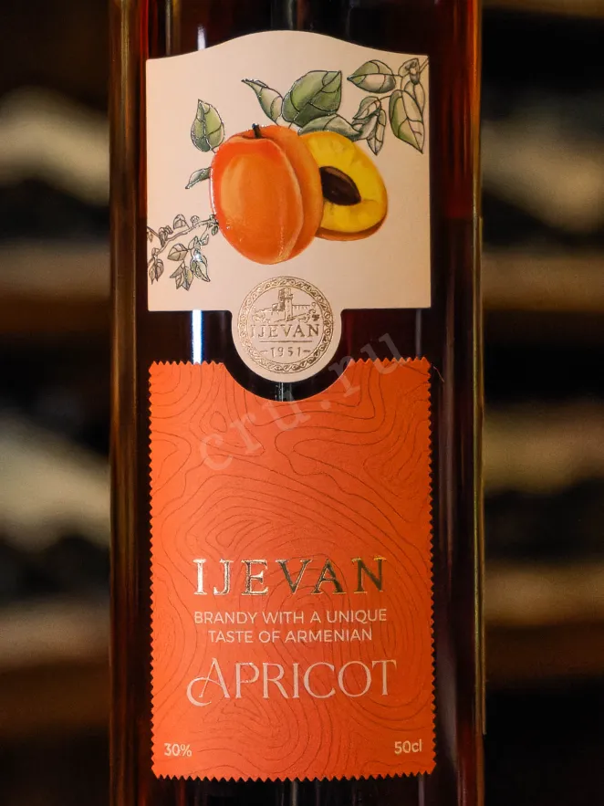 В магазине Крю Профи Ijevan Apricot 7 years in gift box 0.5 л