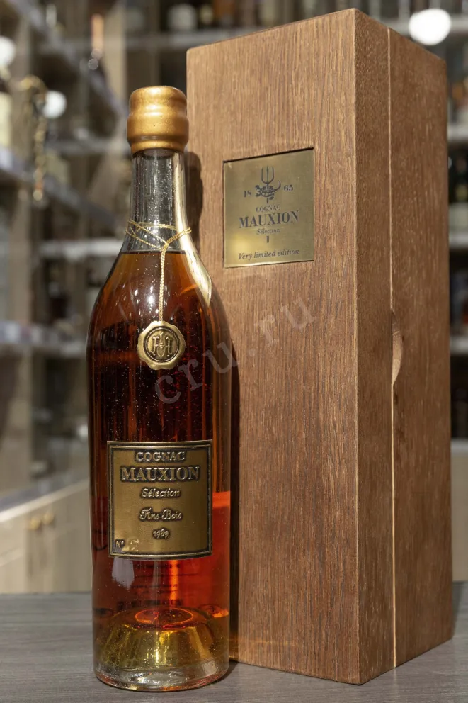 В магазине Крю Профи Mauxion Selection Fins Bois in wooden box 1989 0.7 л