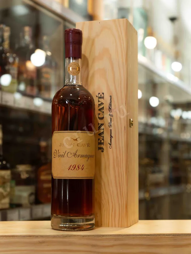 В магазине Крю Профи Jean Cave Vieil Armagnac AOC wooden box 1984 0.7 л
