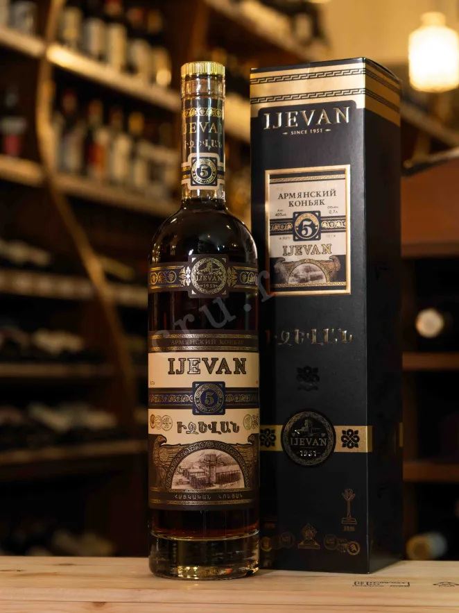 В магазине Крю Профи ijevan 5 years in box 0.7 л